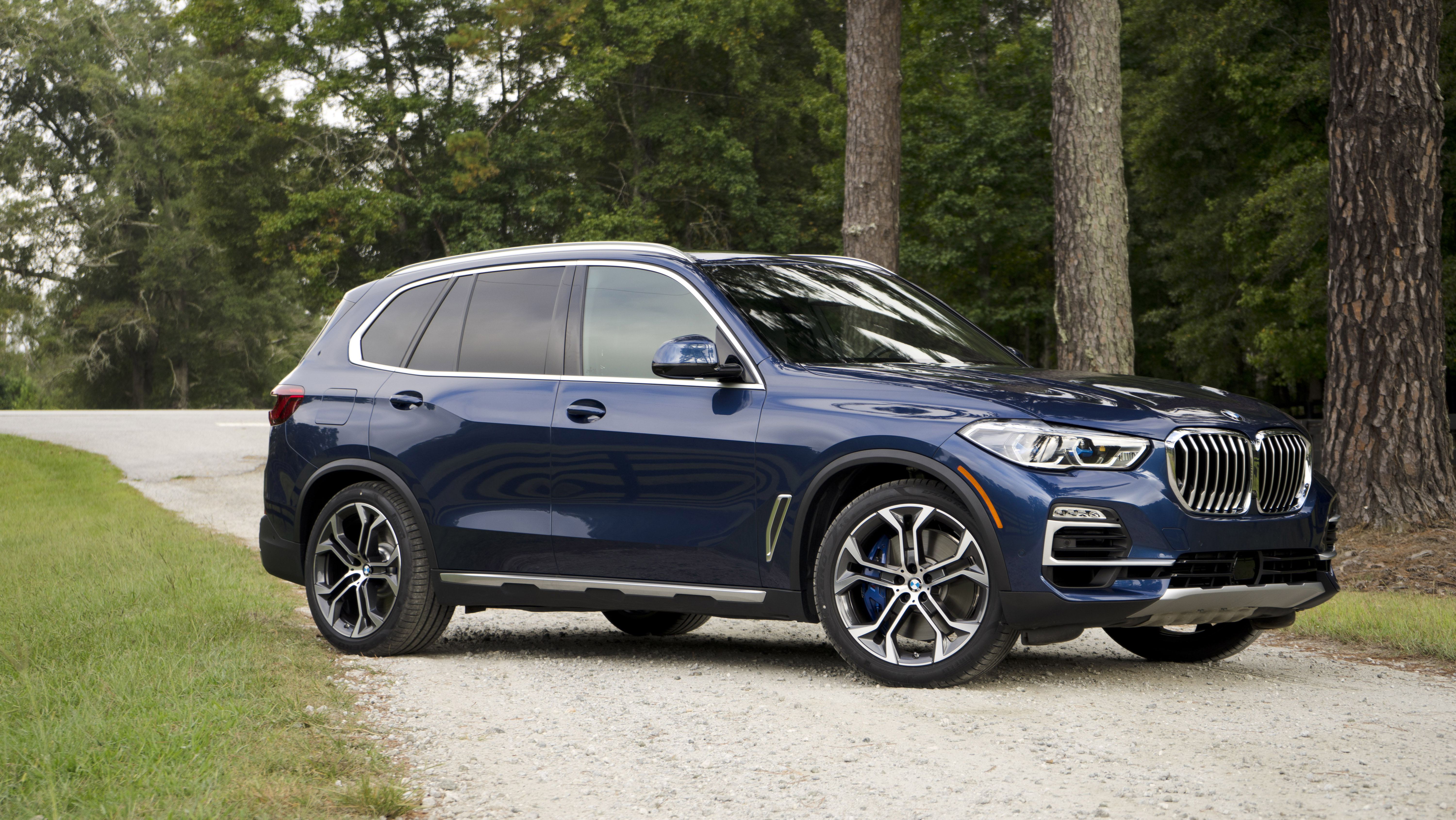 Comparable Cars To Bmw X5 - Photo Comparison: BMW X5 M -- New versus ...